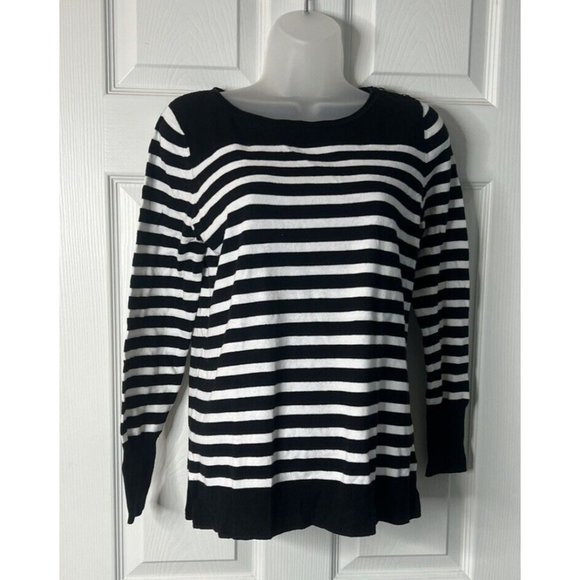 Women's Clothing Bundle: White Jeans & Assorted Tops - Size M/S/P - Picture 16 of 16